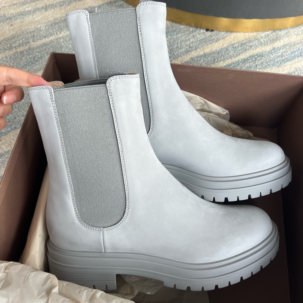 Gianvito Rossi Limited Edition Chester Boot in Mink Size 40